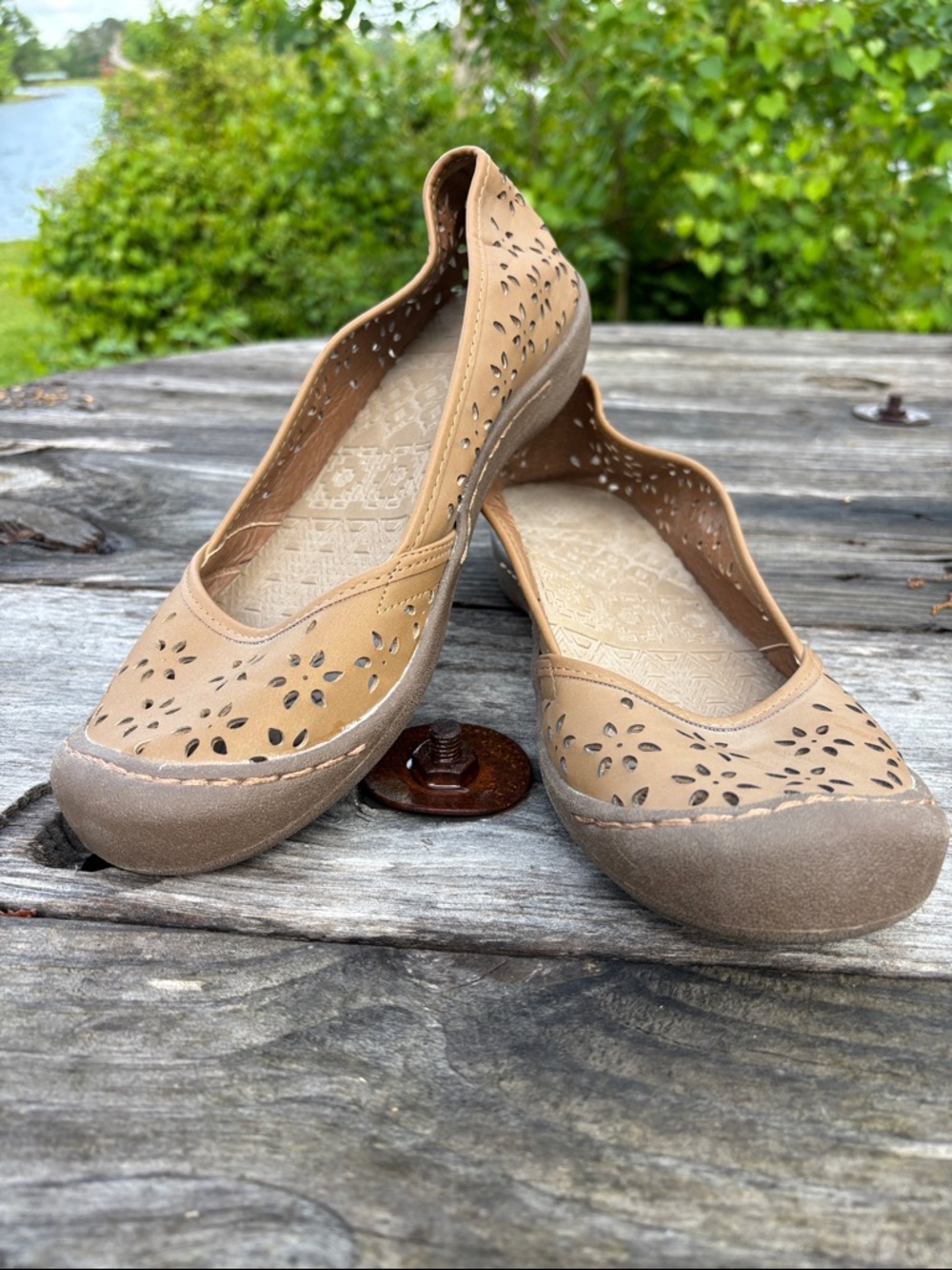 MUK‎ LUKS Sport Sandy Women’s Sz9 Tan Perforated Slip-On Flats #319
